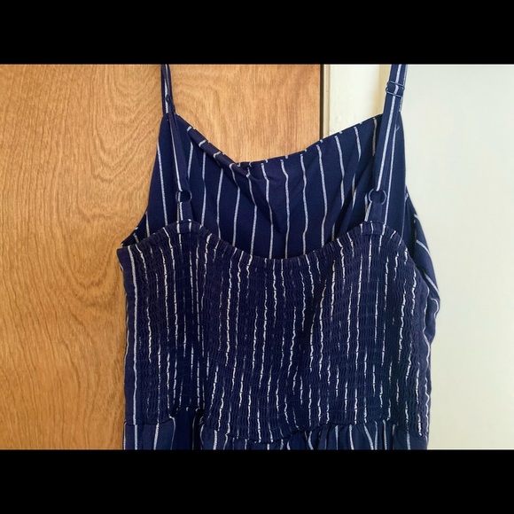 Old Navy cropped jumpsuit, navy, size medium, EUC - Picture 6 of 10
